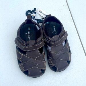 Healthtex NWT toddler Sz 6 fisherman style sandals!